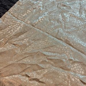 Gold bandana / gold shirt